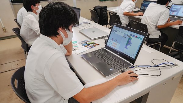 兵庫県立川西明峰高校でロボット授業③オンライン学習